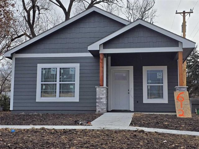 612 E 6th Street, Ottawa, KS 66067