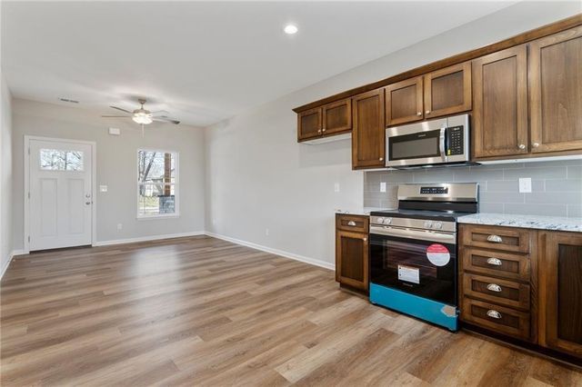 612 E 6th Street, Ottawa, KS 66067