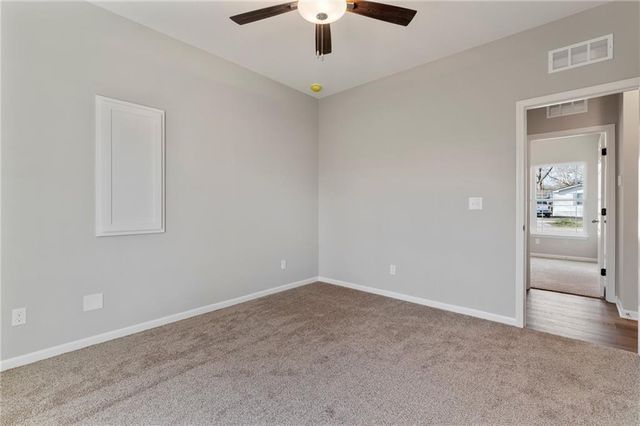 612 E 6th Street, Ottawa, KS 66067