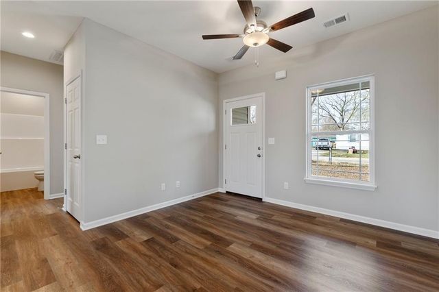 612 E 6th Street, Ottawa, KS 66067