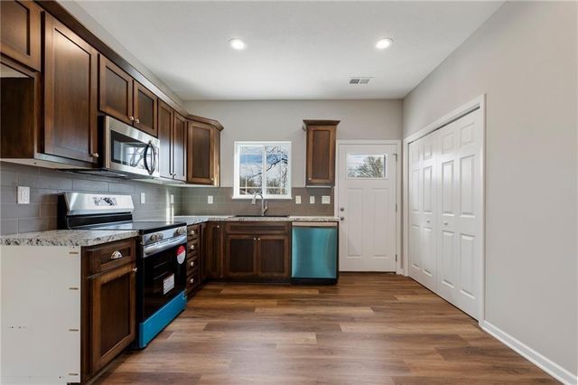 612 E 6th Street, Ottawa, KS 66067