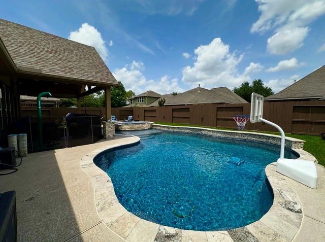 12209 Cimarron Valley Lane, Pearland, TX 77584
