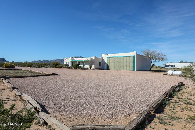 51340 W IVER Road, Aguila, AZ 85320