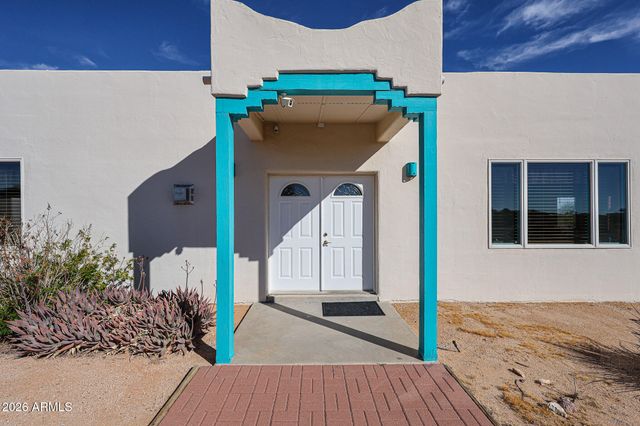 51340 W IVER Road, Aguila, AZ 85320