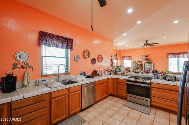 51340 W IVER Road, Aguila, AZ 85320