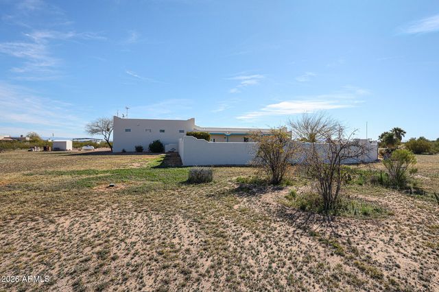51340 W IVER Road, Aguila, AZ 85320