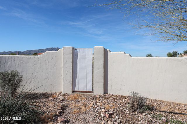 51340 W IVER Road, Aguila, AZ 85320