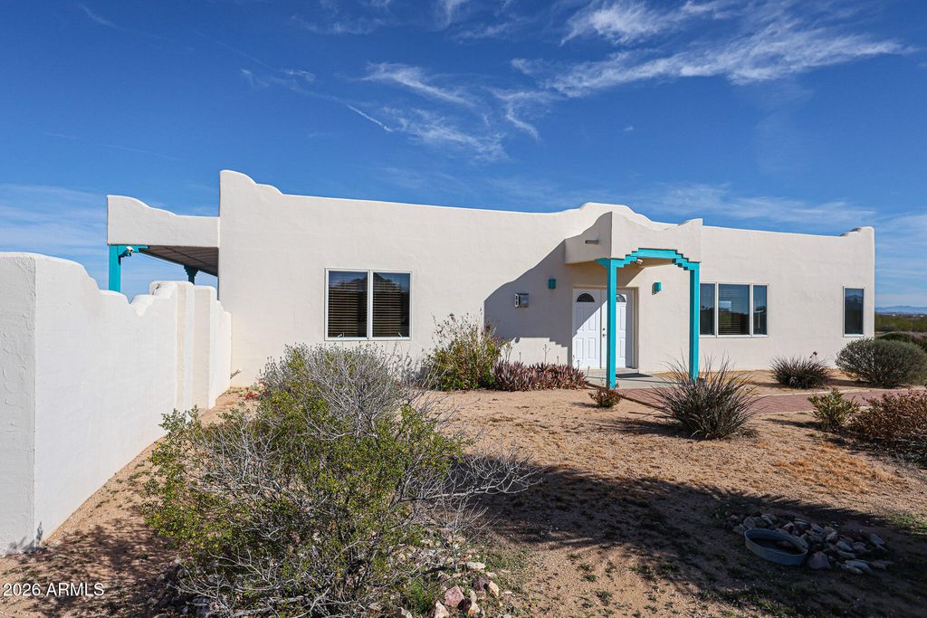 Image 16 of property listing at 51340 W IVER Road, Aguila, AZ 85320
