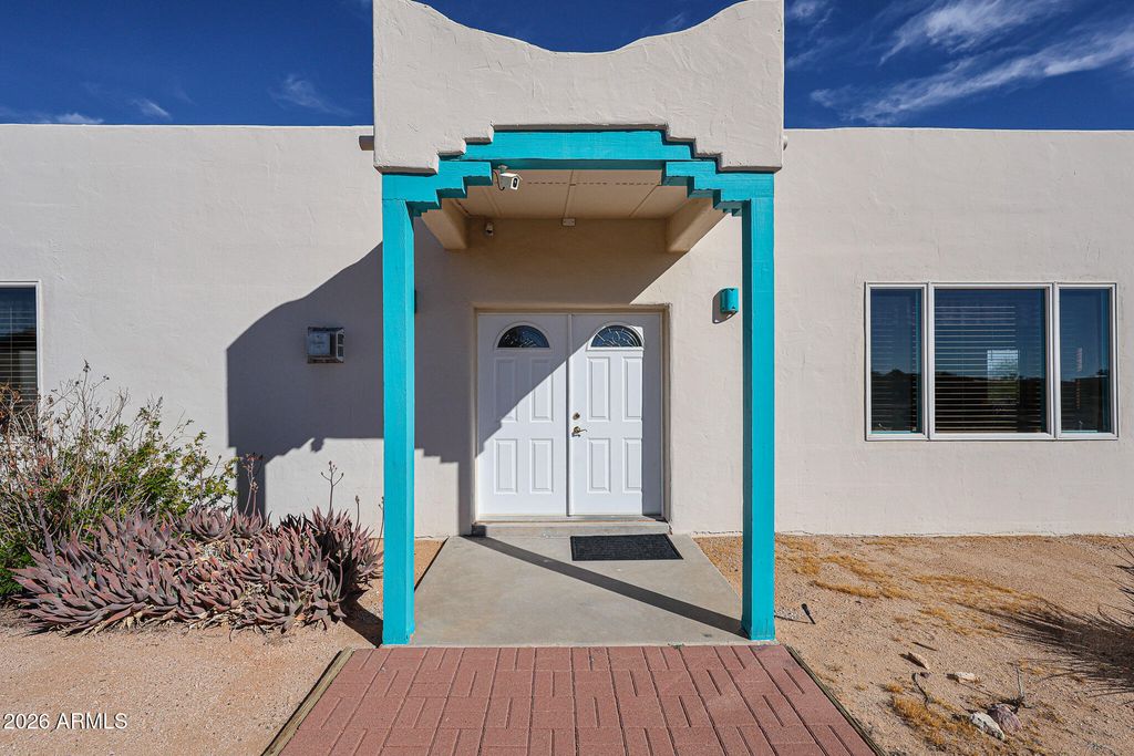 Image 18 of property listing at 51340 W IVER Road, Aguila, AZ 85320