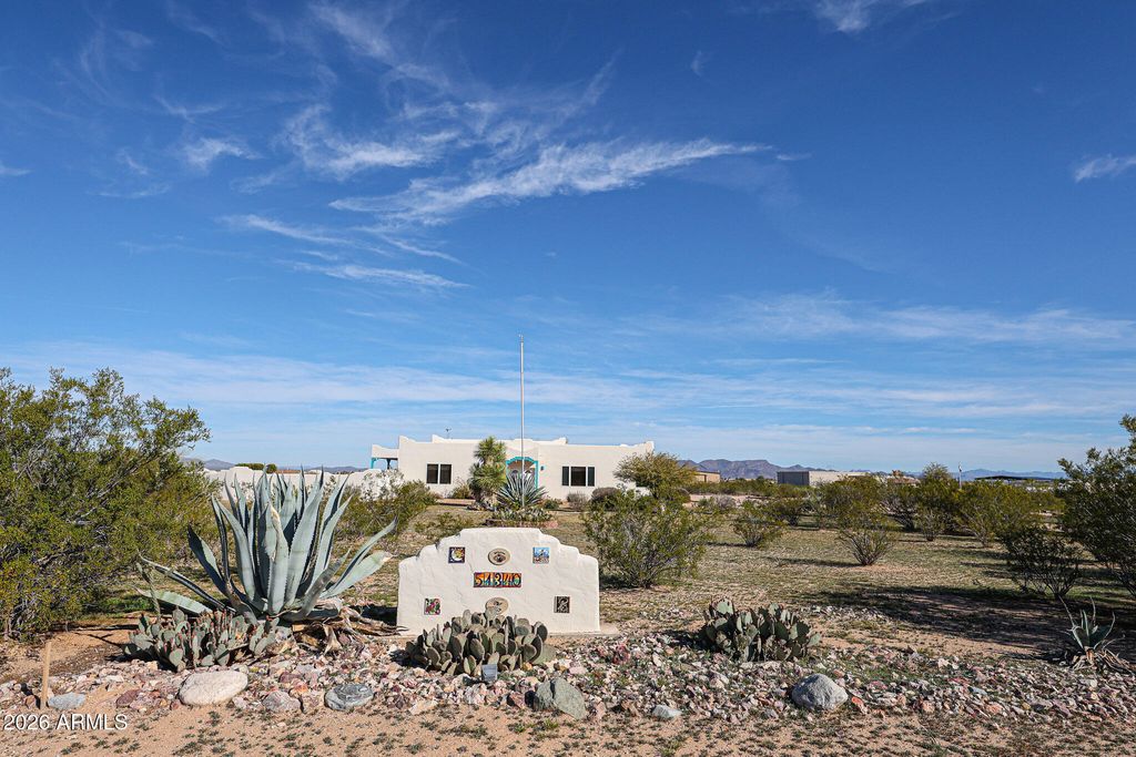 Image 3 of property listing at 51340 W IVER Road, Aguila, AZ 85320