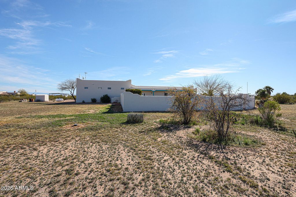 Image 6 of property listing at 51340 W IVER Road, Aguila, AZ 85320