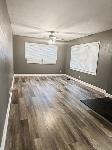 910 Glenwood Dr, Murfreesboro, TN 37129