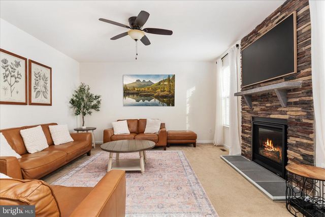 16771 EVENING STAR DR, Round Hill, VA 20141