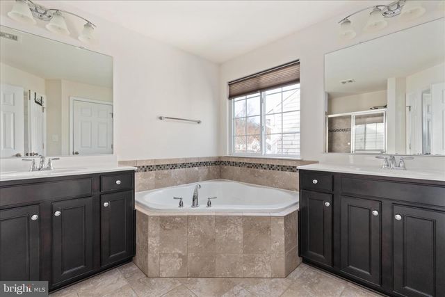 16771 EVENING STAR DR, Round Hill, VA 20141