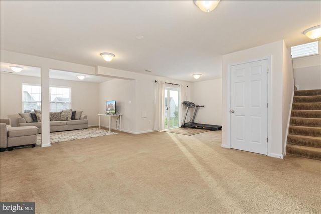 16771 EVENING STAR DR, Round Hill, VA 20141