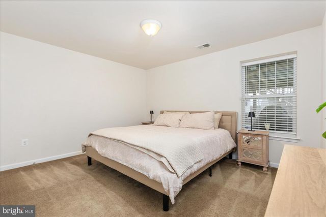 16771 EVENING STAR DR, Round Hill, VA 20141