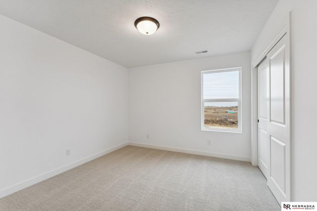 8606 Legacy Street, Papillion, NE 68046