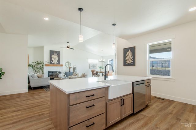 405 S Diesel Way, Boise, ID 83716