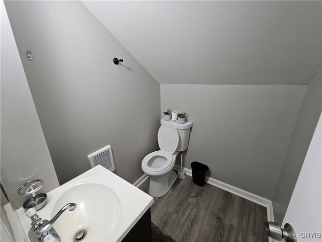 28 Heberle Road, Irondequoit, NY 14609