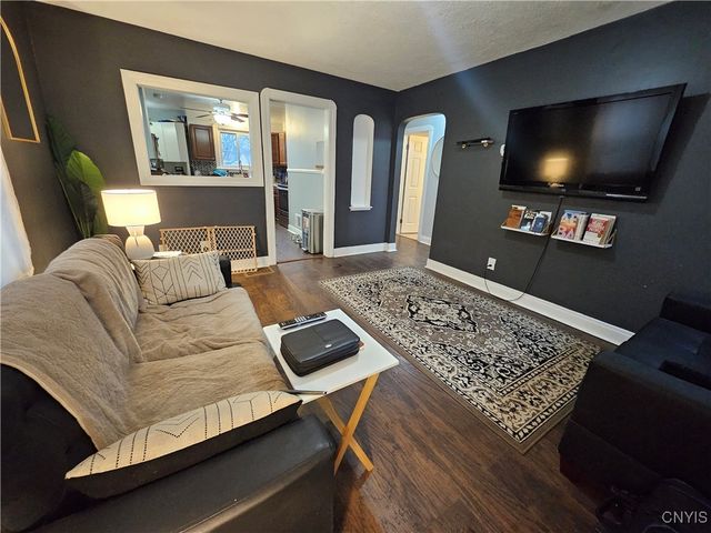 28 Heberle Road, Irondequoit, NY 14609