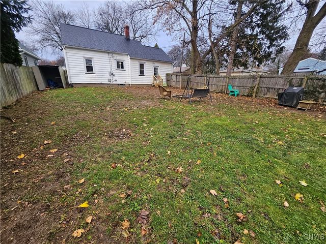 28 Heberle Road, Irondequoit, NY 14609