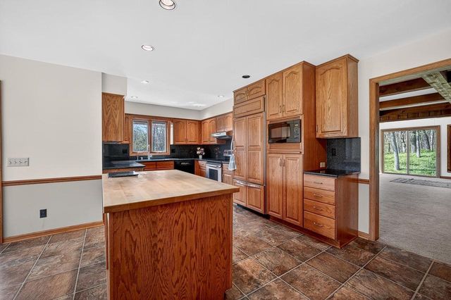 4802 Country Meadows Road, Brooklyn, WI 53521