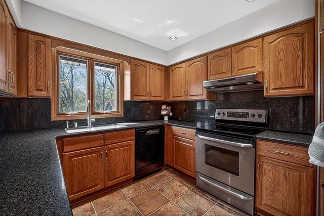 4802 Country Meadows Road, Brooklyn, WI 53521