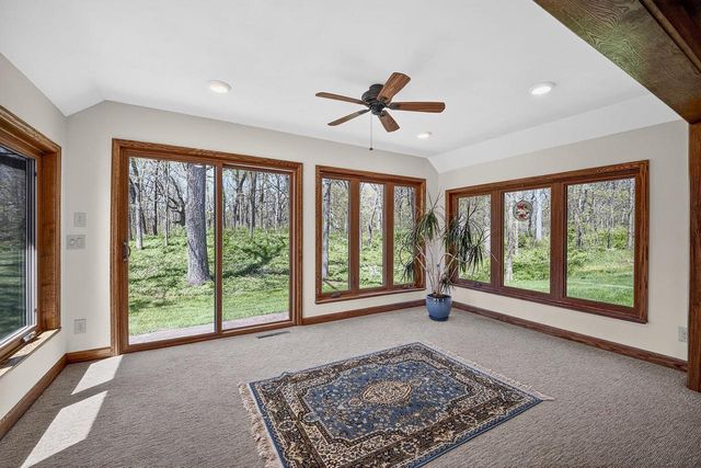 4802 Country Meadows Road, Brooklyn, WI 53521