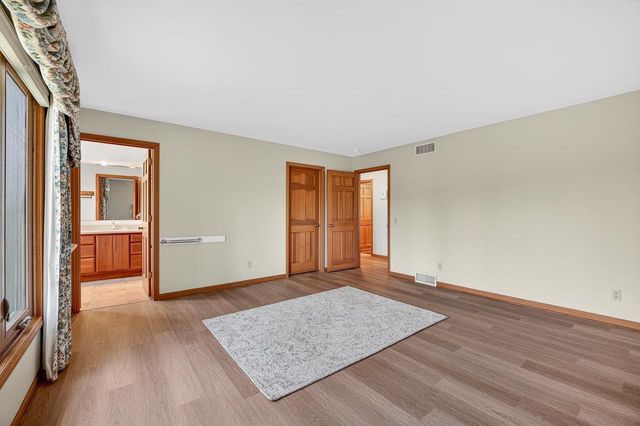 4802 Country Meadows Road, Brooklyn, WI 53521