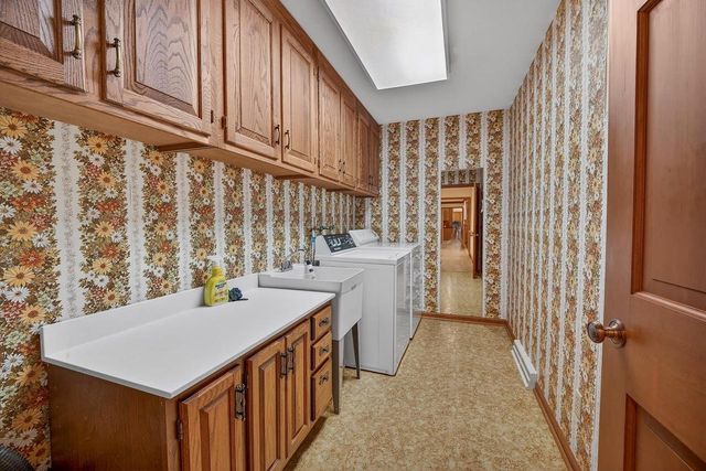 4802 Country Meadows Road, Brooklyn, WI 53521