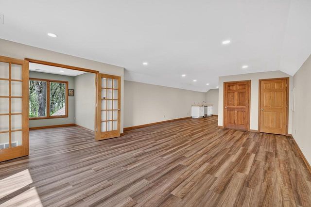 4802 Country Meadows Road, Brooklyn, WI 53521