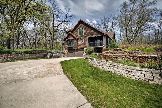 4802 Country Meadows Road, Brooklyn, WI 53521