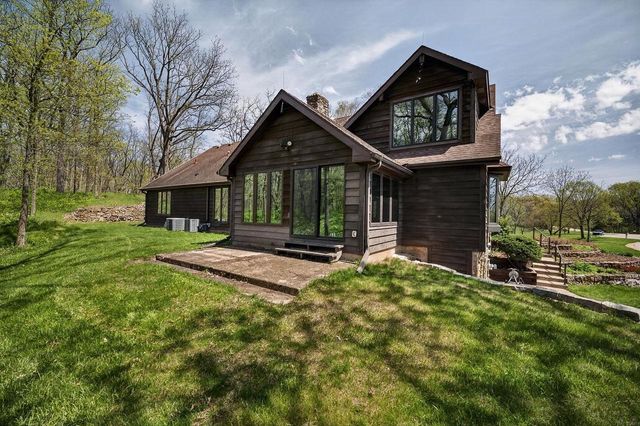 4802 Country Meadows Road, Brooklyn, WI 53521