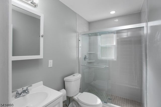 667 Colfax Rd, Wayne Twp., NJ 07470