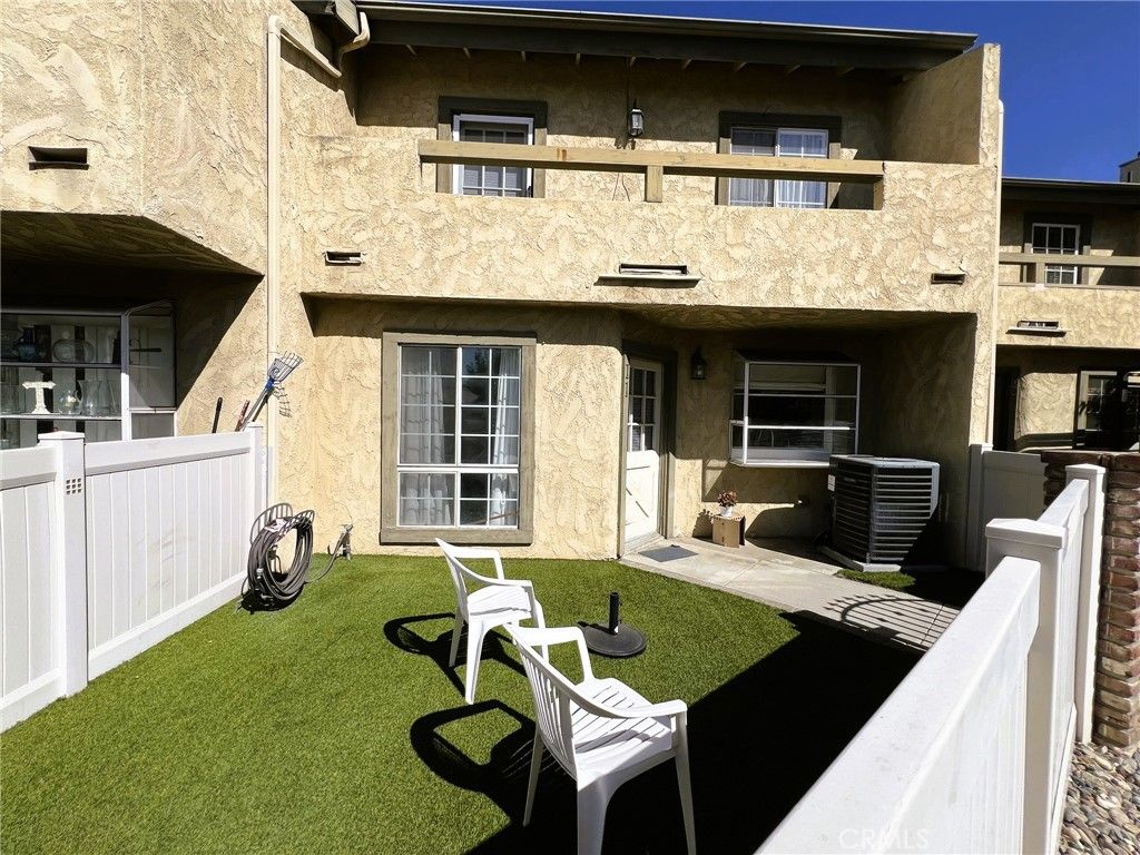 181 W La Verne Avenue 11, Pomona, CA 91767 — exterior