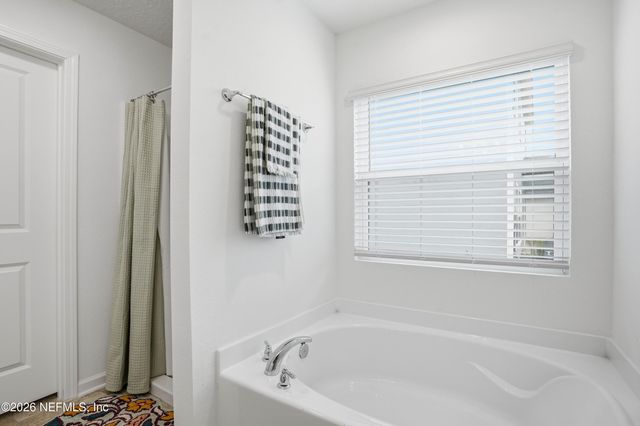 5043 BIG PINE Drive, Jacksonville, FL 32218