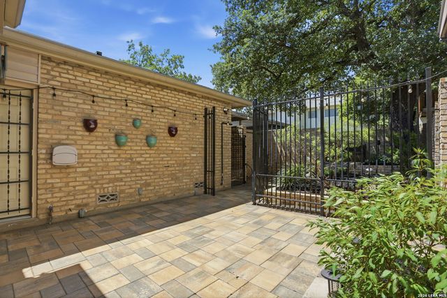 3807 E Songbird, San Antonio, TX 78229
