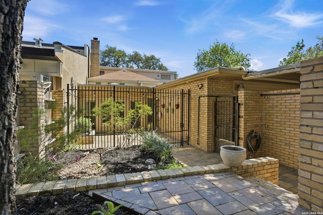3807 E Songbird, San Antonio, TX 78229