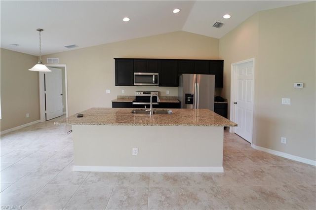 2800 NW 25th TER, Cape Coral, FL 33993