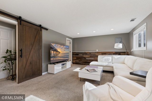 8414 72nd Street S, Cottage Grove, MN 55016