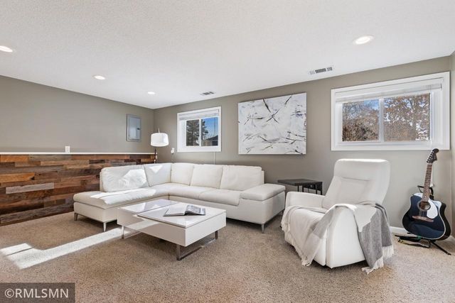 8414 72nd Street S, Cottage Grove, MN 55016