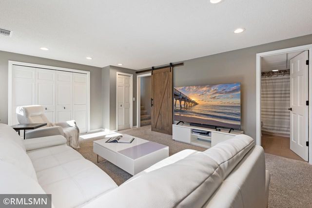 8414 72nd Street S, Cottage Grove, MN 55016