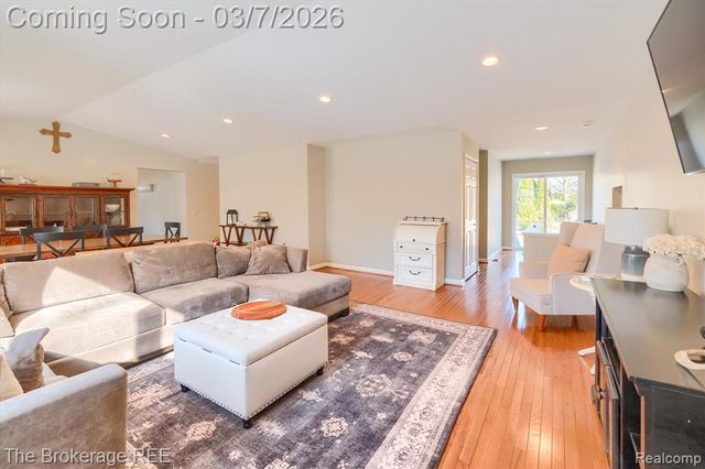 4405 Green Lake Road, West Bloomfield, MI 48323