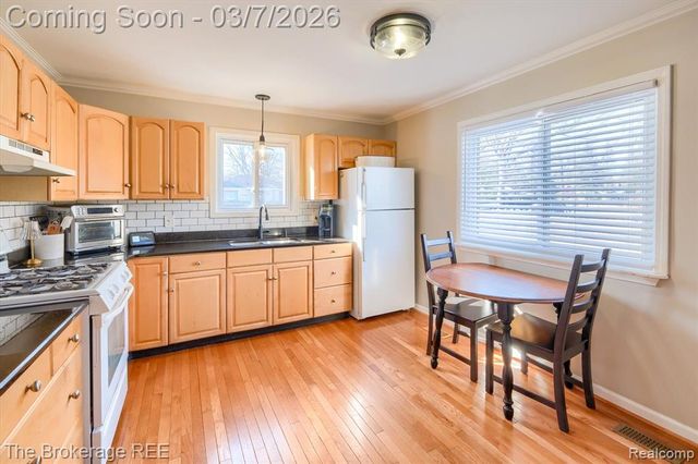 4405 Green Lake Road, West Bloomfield, MI 48323