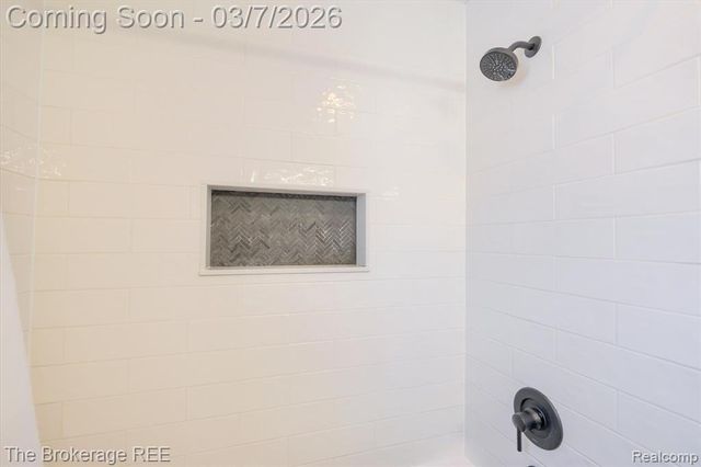 4405 Green Lake Road, West Bloomfield, MI 48323