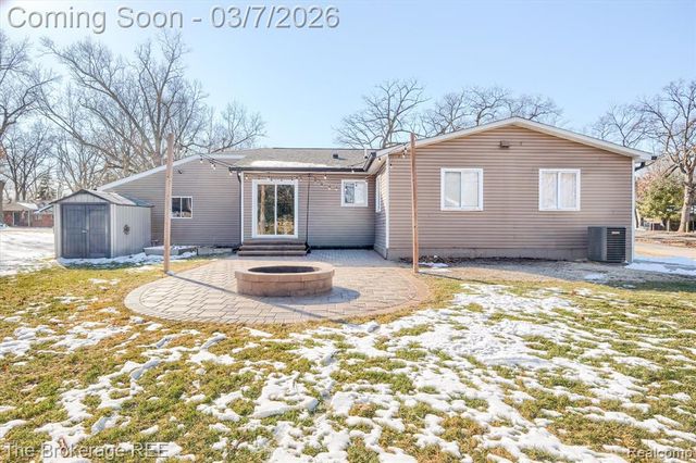 4405 Green Lake Road, West Bloomfield, MI 48323