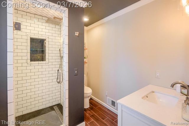 4405 Green Lake Road, West Bloomfield, MI 48323