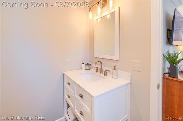 4405 Green Lake Road, West Bloomfield, MI 48323