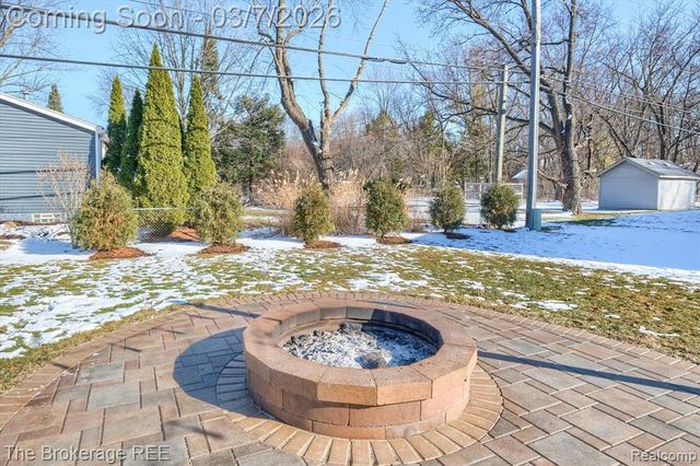 4405 Green Lake Road, West Bloomfield, MI 48323