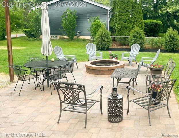 4405 Green Lake Road, West Bloomfield, MI 48323